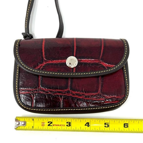 Dooney & Bourke Nile Collection Red Croc Embossed Leather Wristlet - Picture 7 of 8